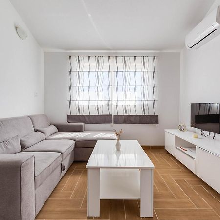 Apartmani Pocrnic Pakoštane Kültér fotó