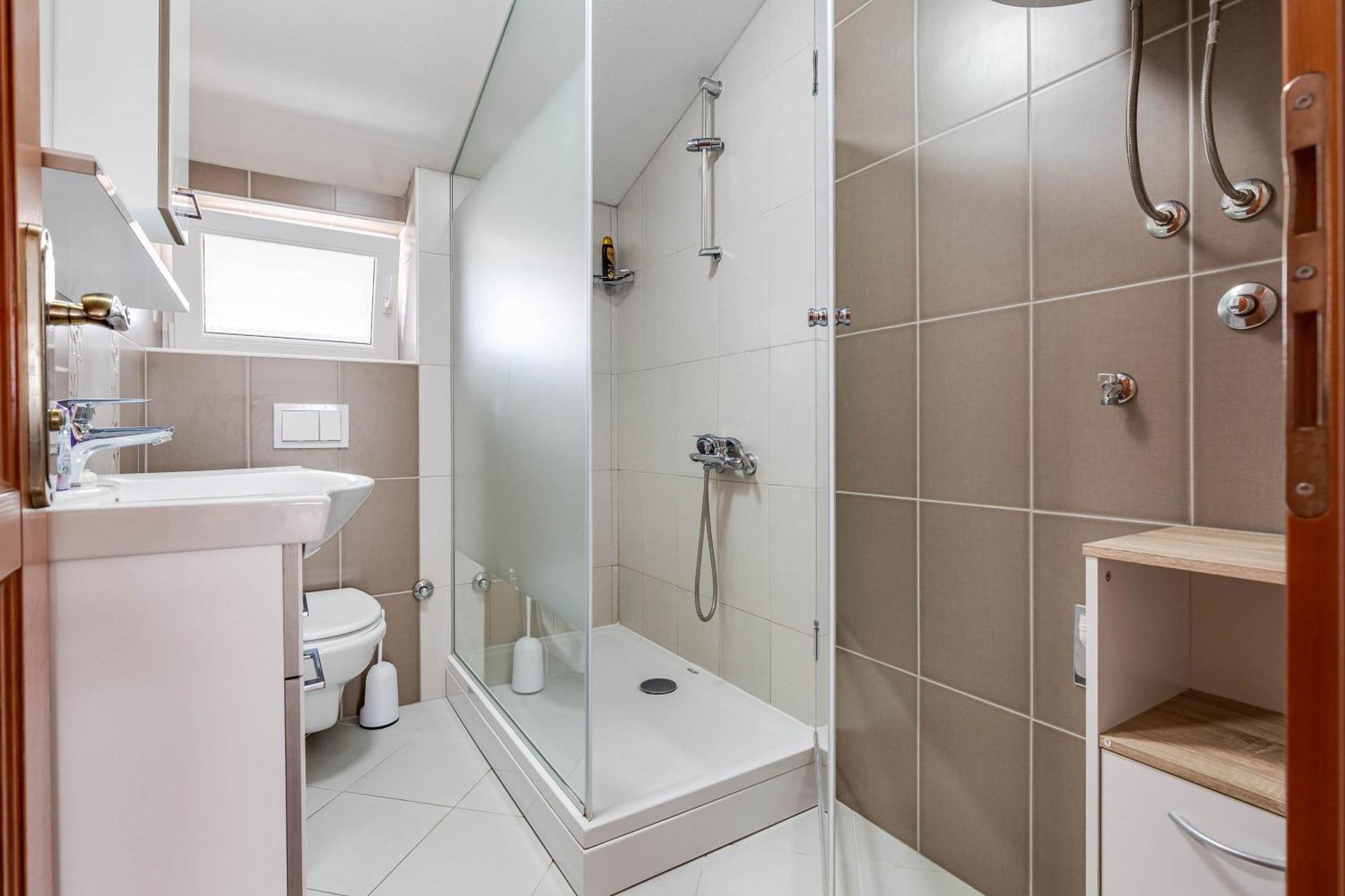 Apartmani Pocrnic Pakoštane Kültér fotó