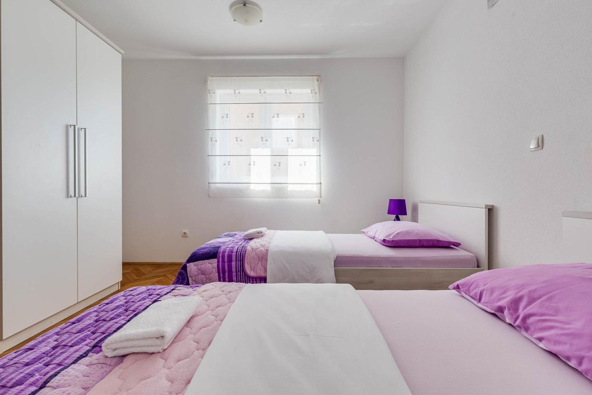 Apartmani Pocrnic Pakoštane Kültér fotó