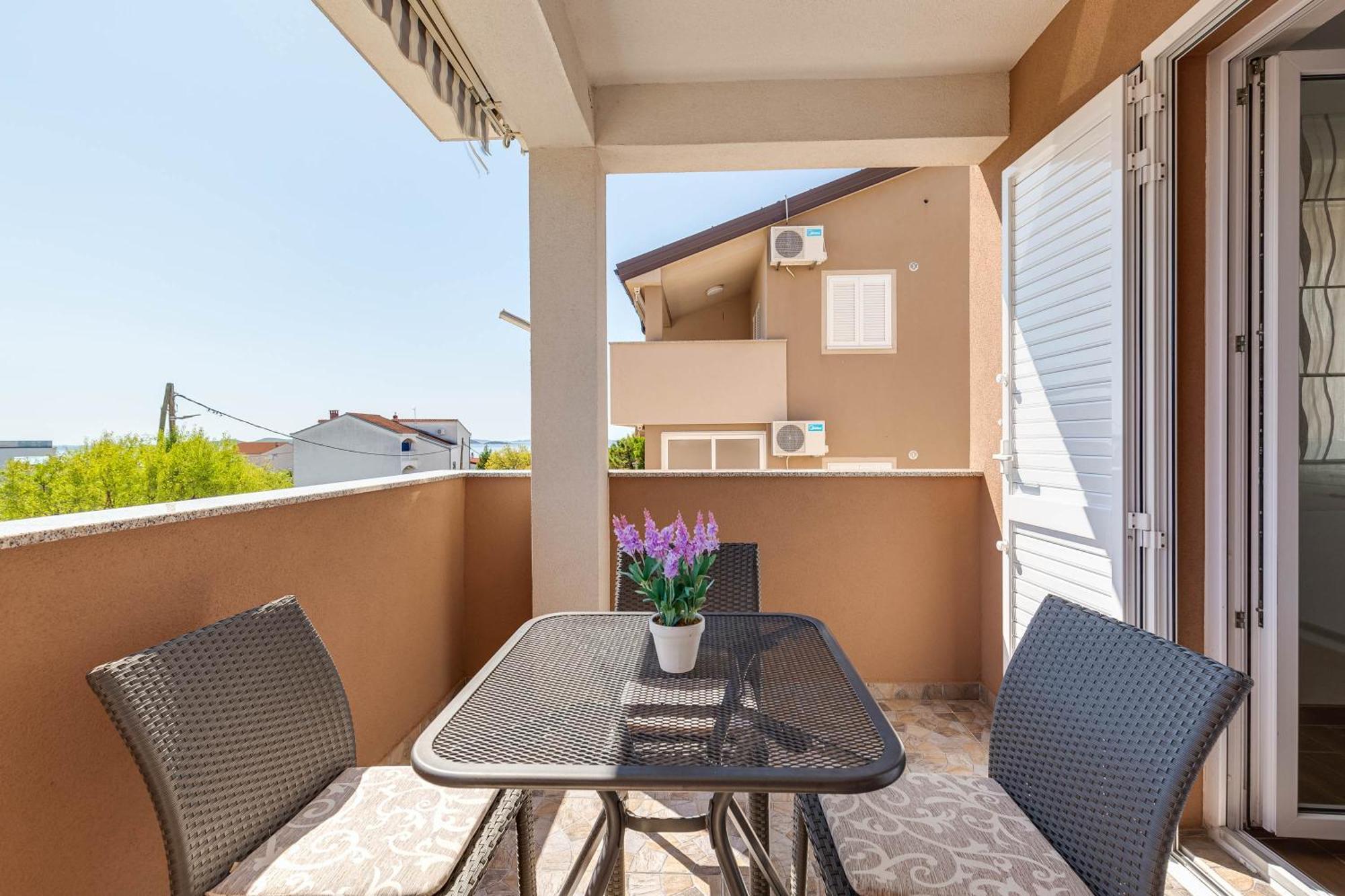 Apartmani Pocrnic Pakoštane Kültér fotó